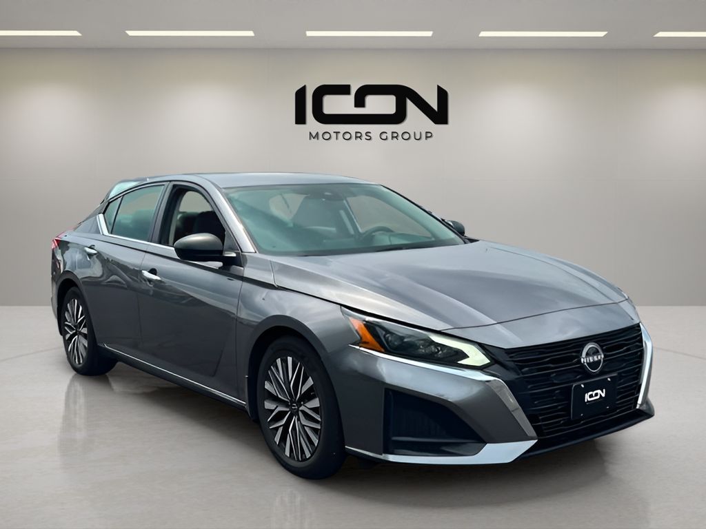 Used 2024 Nissan Altima Sedan