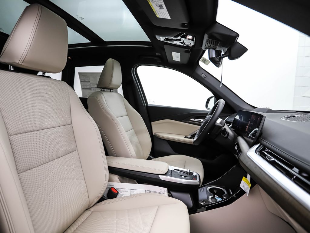 2025 BMW X1 xDrive28i 29