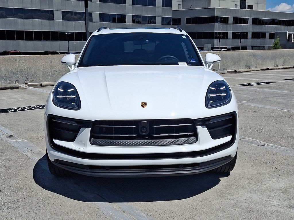 Thumbnail: 2026 Porsche Macan - 6