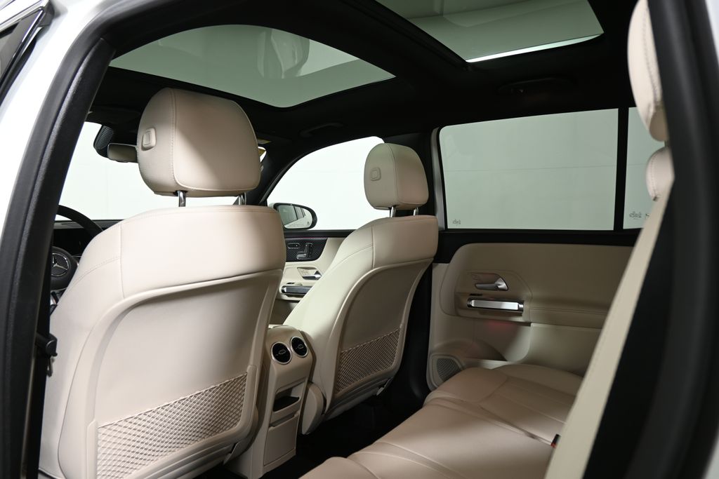 Thumbnail: 2025 Mercedes-Benz GLB - 6