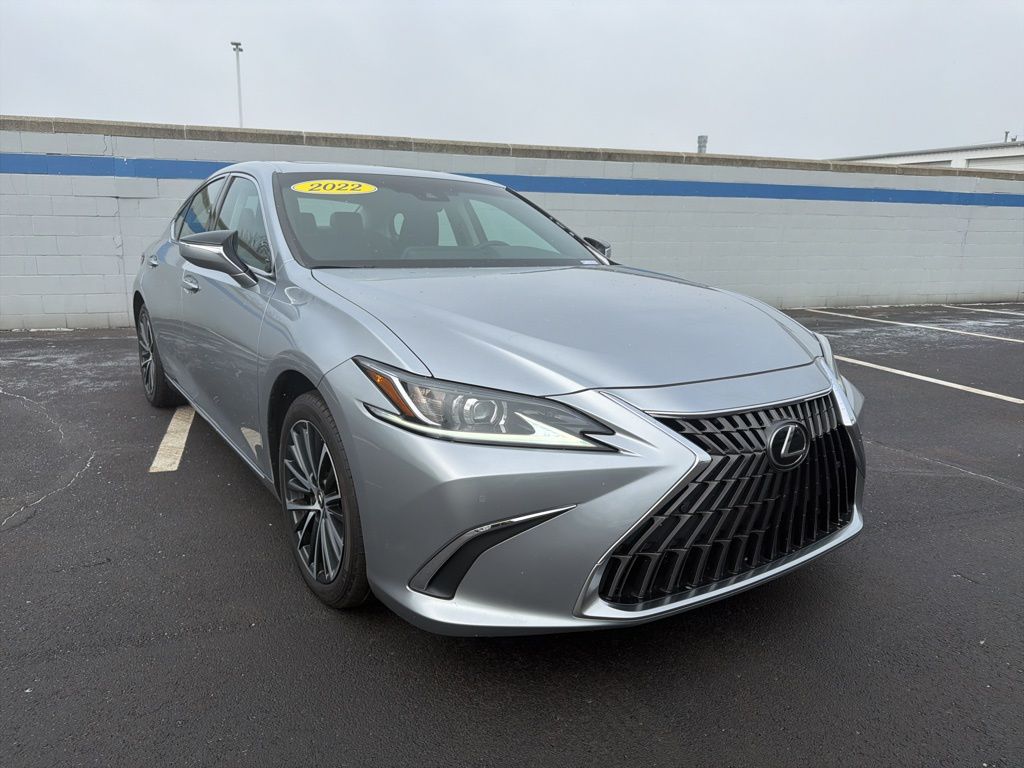 Thumbnail: 2022 Lexus ES - 7