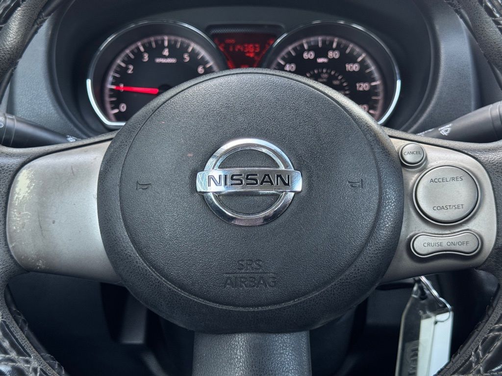 2012 Nissan Versa 1.6 SV - 5