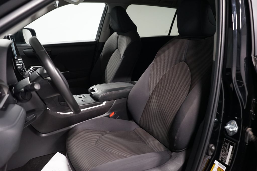 Thumbnail: 2024 Toyota Highlander - 26