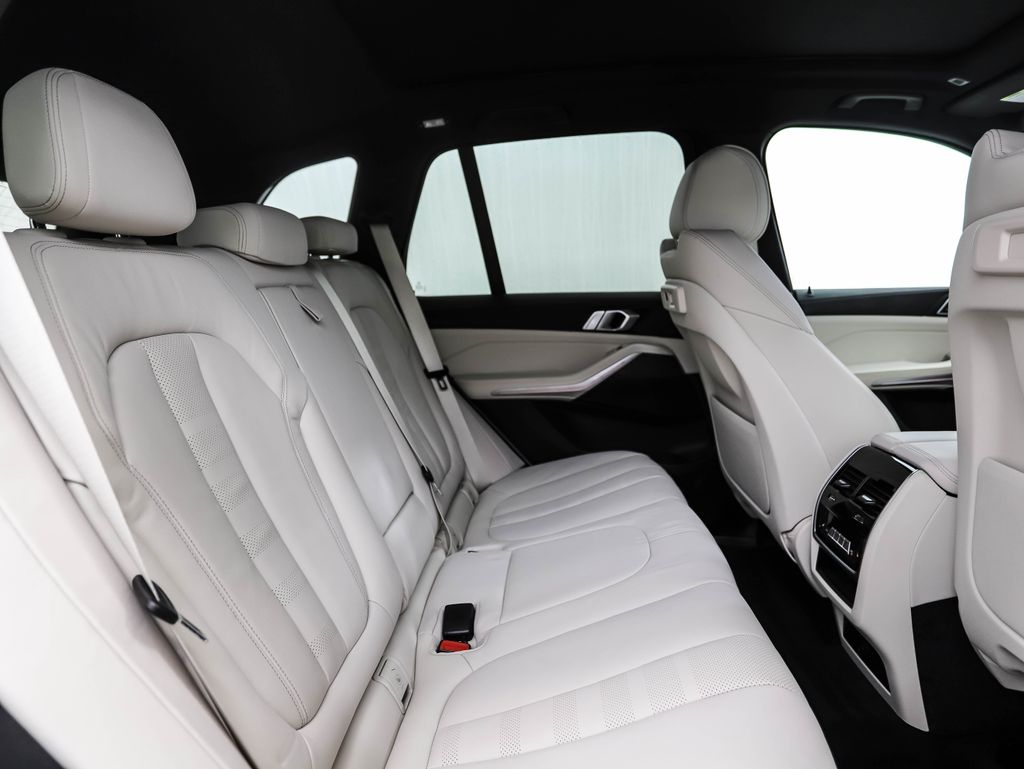 2022 BMW X5 xDrive40i 27