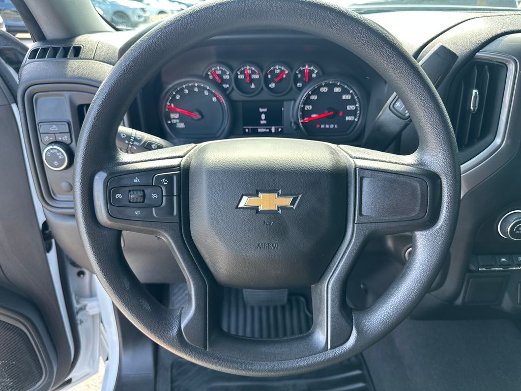 Used 2024 White Chevrolet Custom image 25