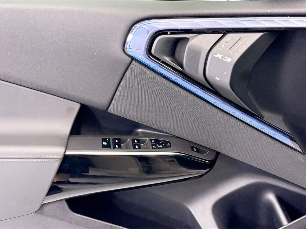 Thumbnail: 2025 BMW X3 - 21