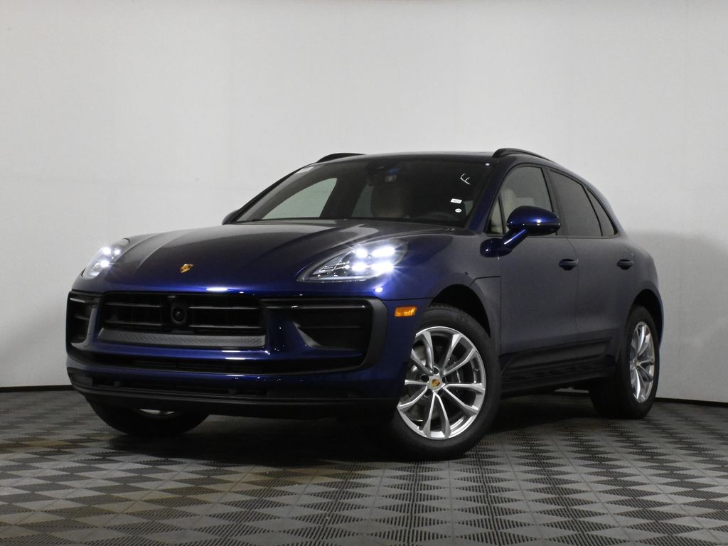Thumbnail: 2025 Porsche Macan - 1