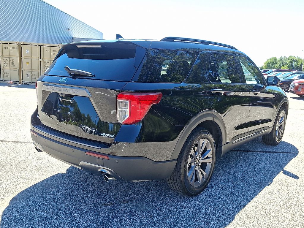 Thumbnail: 2022 Ford Explorer - 6