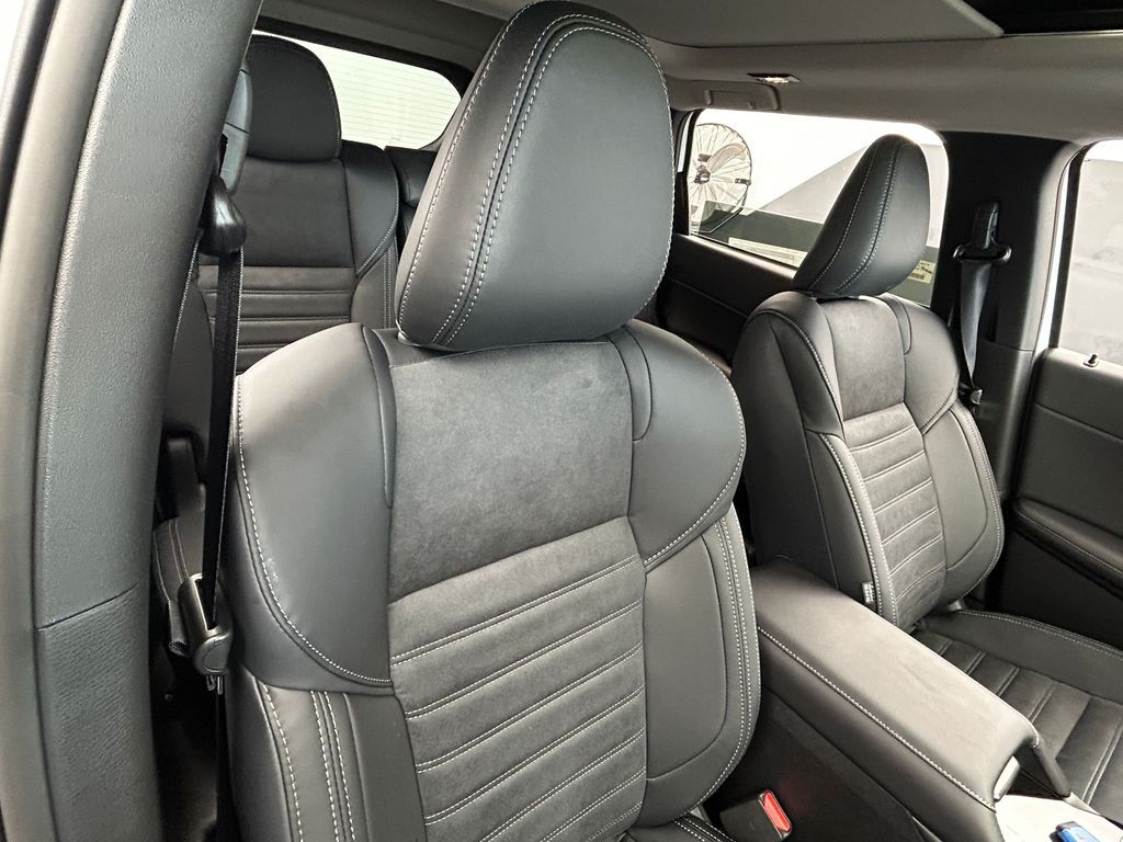 New 2026 White / Black Mitsubishi Trail Edition image 40