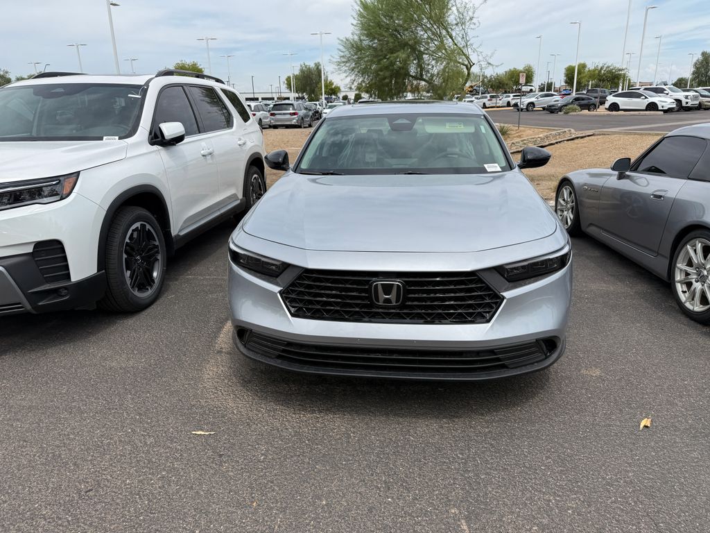 New 2026 Silver Honda SE image 2