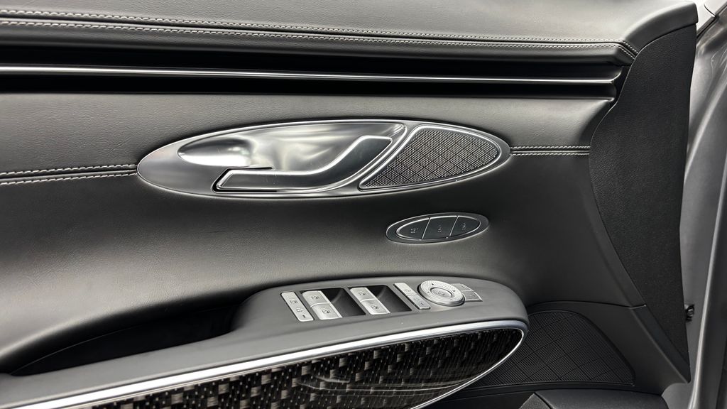 Thumbnail: 2023 Genesis GV70 - 21