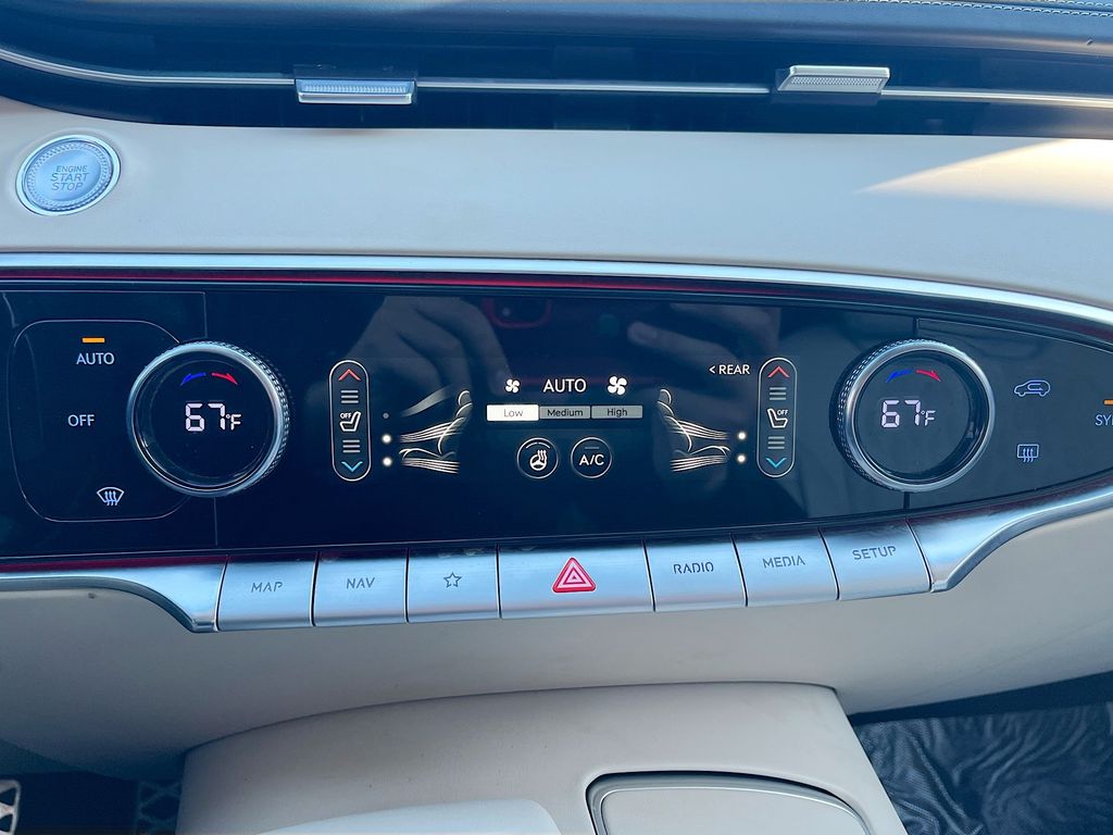 Used 2025 White Genesis 3.5T Sport Advanced image 16