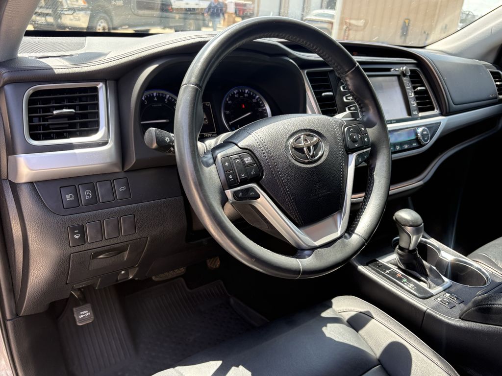 2019 Toyota Highlander XLE Gray at Gullo Toyota