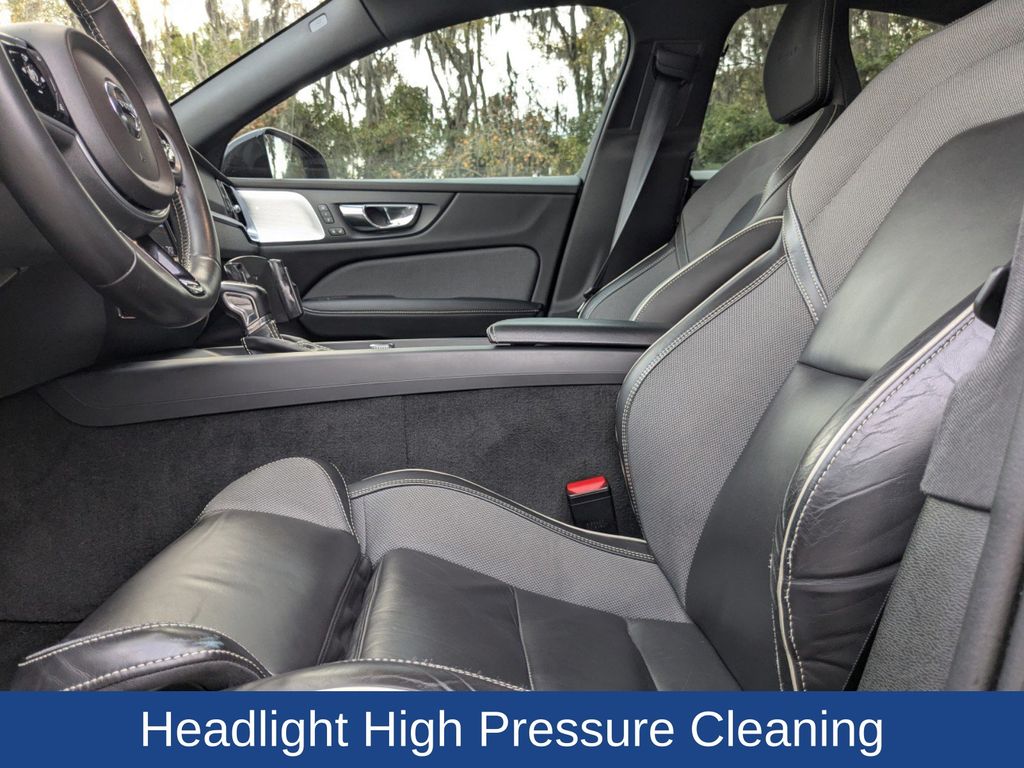 2019 Volvo S60 T6 R-Design