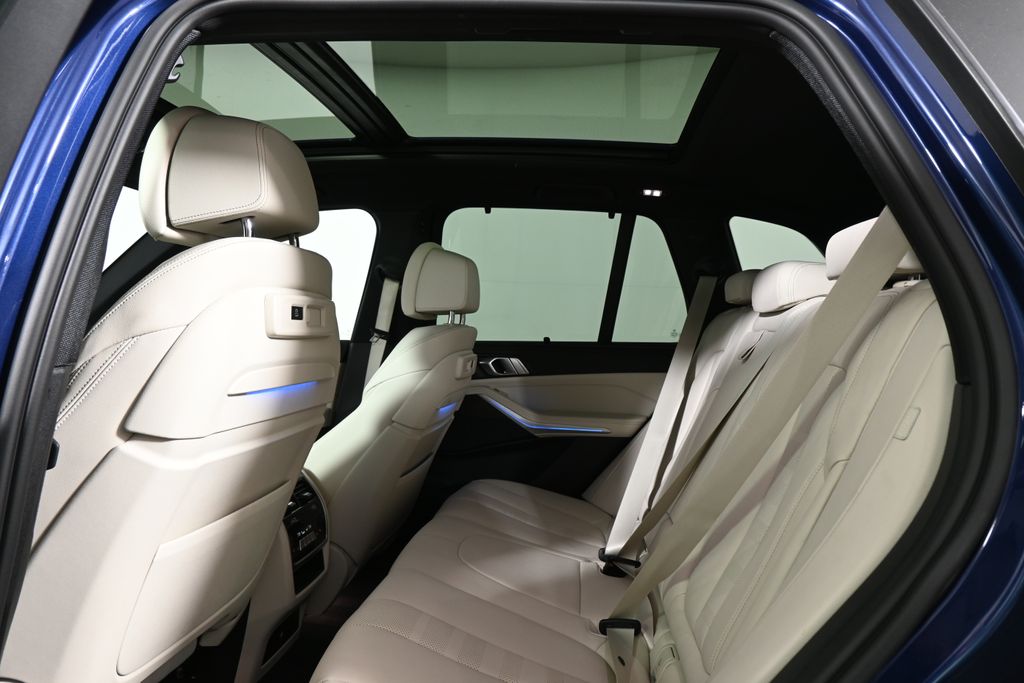 Thumbnail: 2022 BMW X5 - 6