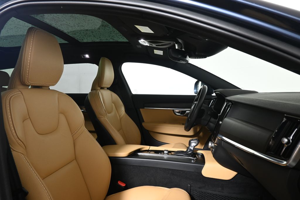 Thumbnail: 2020 Volvo S90 - 26