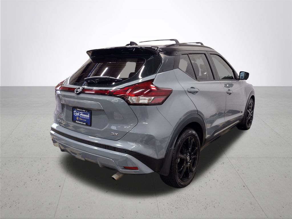2021 Nissan Kicks SR