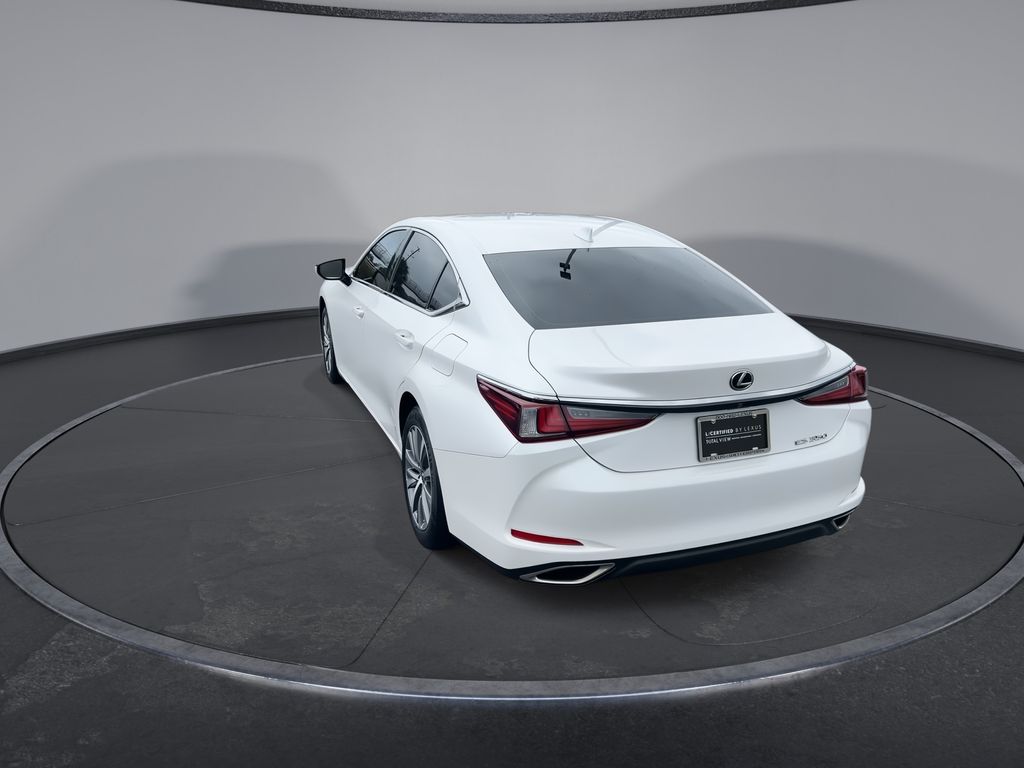 Thumbnail: 2021 Lexus ES - 7