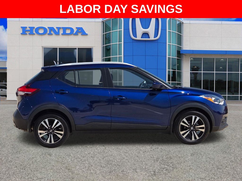 Used 2019 Nissan Kicks SV with VIN 3N1CP5CU4KL549004 for sale in Weatherford, TX