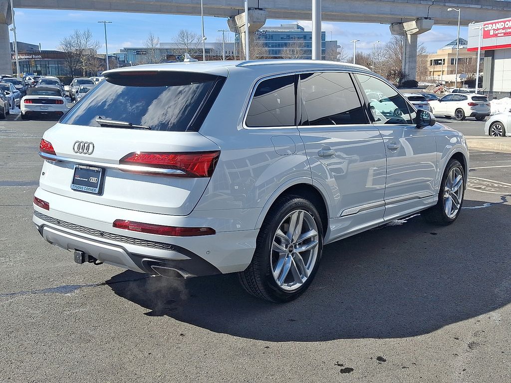 Thumbnail: 2025 Audi Q7 - 4