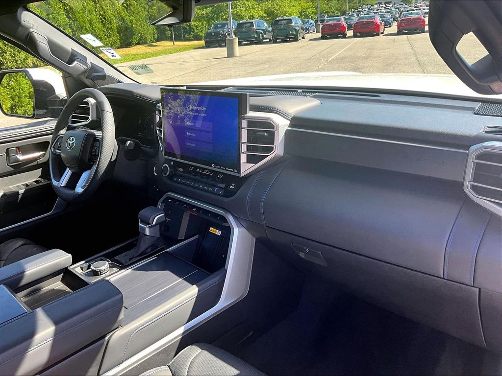 2024 Toyota Sequoia — photo 14