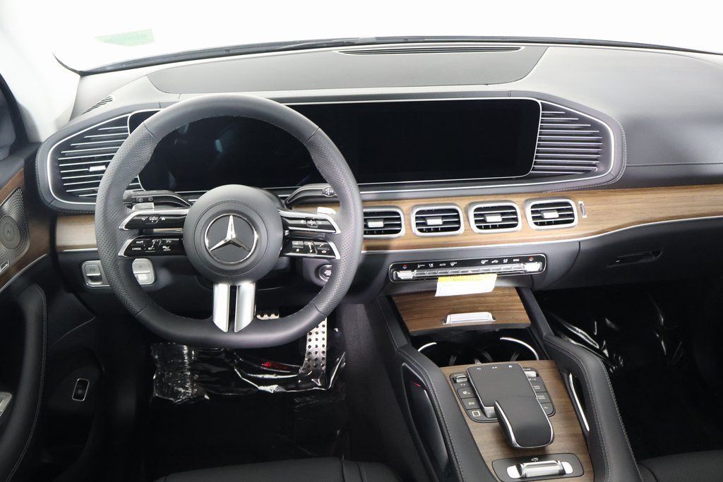 Thumbnail: 2026 Mercedes-Benz GLS - 6