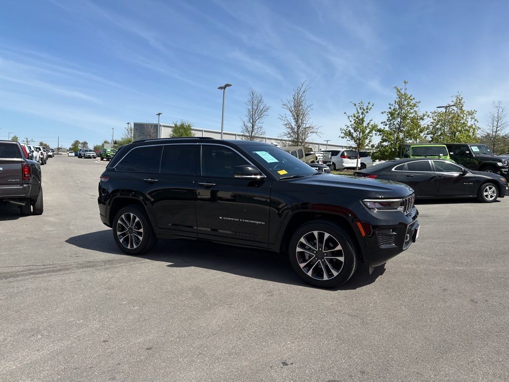 Used Car 2023 Jeep Grand Cherokee  Overland For Sale Under $40,000 In Austin, Texas