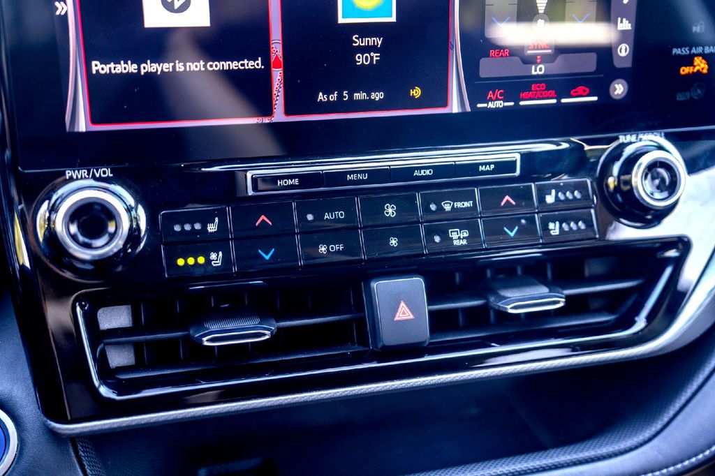 Used Car 2021 Toyota Highlander Hybrid  Platinum For Sale Under $35,000 In Taylor, Texas
