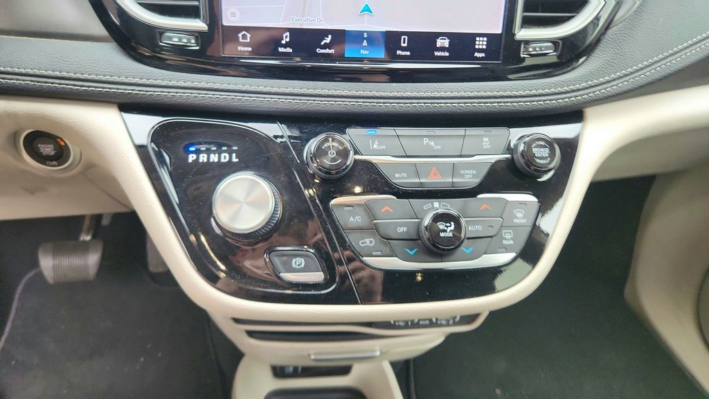 2024 Chrysler Pacifica Hybrid