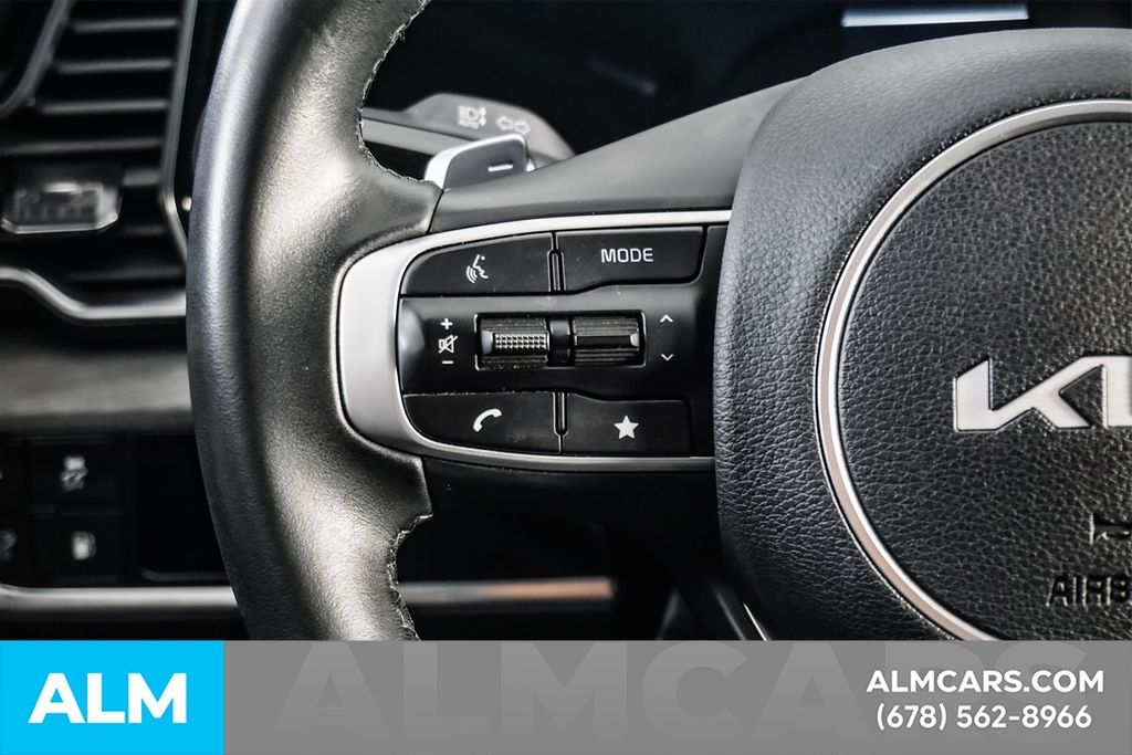 Used 2025 Black Kia X-Line image 28