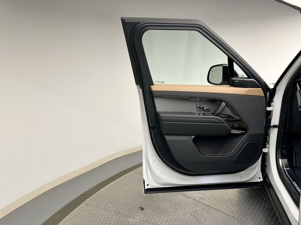 2025 Land Rover Range Rover Sport SE Dynamic 9