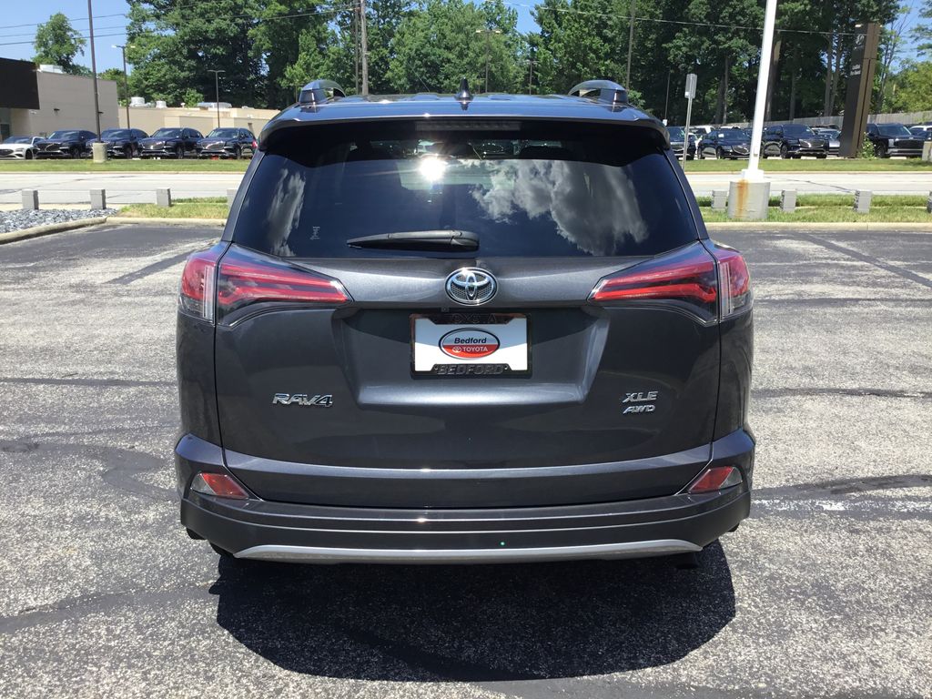 Thumbnail: 2018 Toyota RAV4 - 4