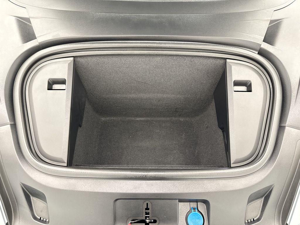 Thumbnail: 2024 Porsche Taycan - 28