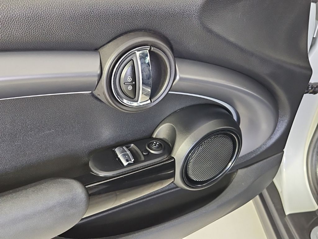 Thumbnail: 2022 MINI Cooper - 19