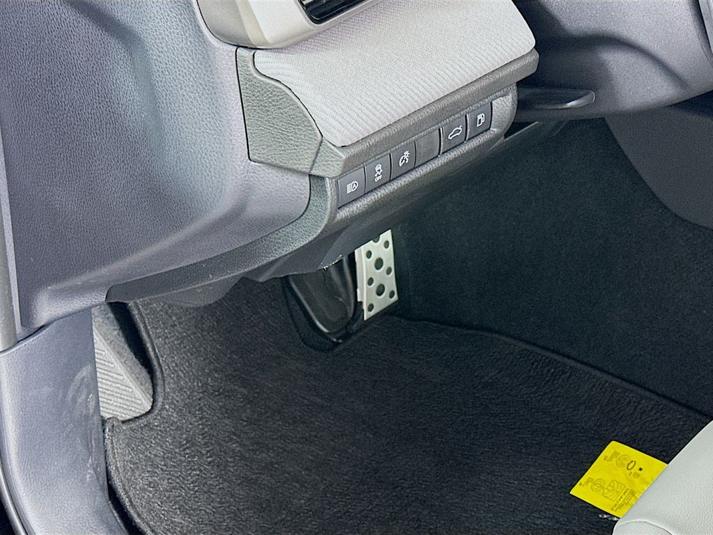 Thumbnail: 2025 Toyota Camry - 10