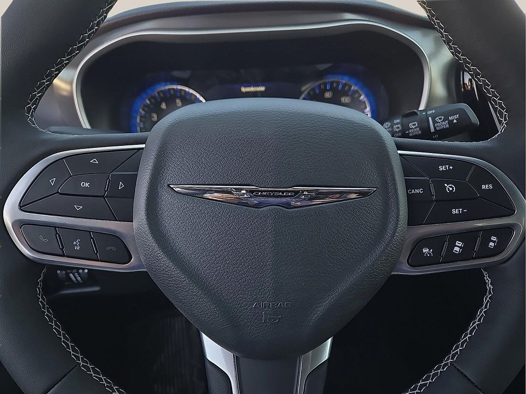 New 2026 Chrysler Pacifica For Sale in Farmington, AR