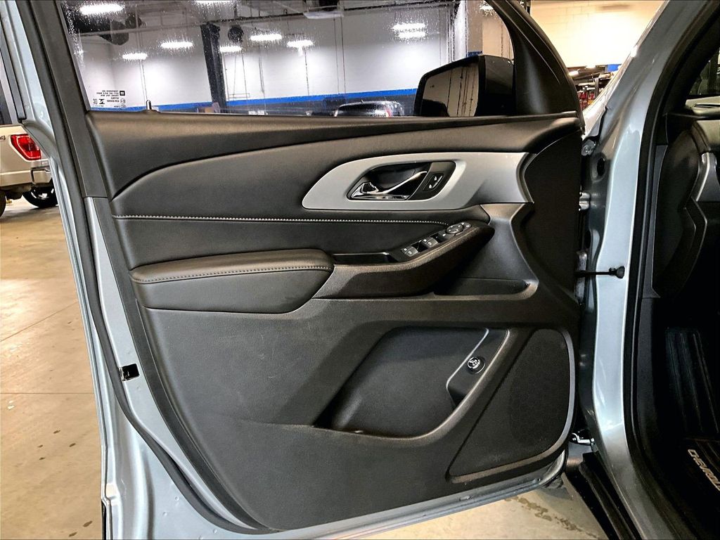 2023 Chevrolet Traverse — photo 9
