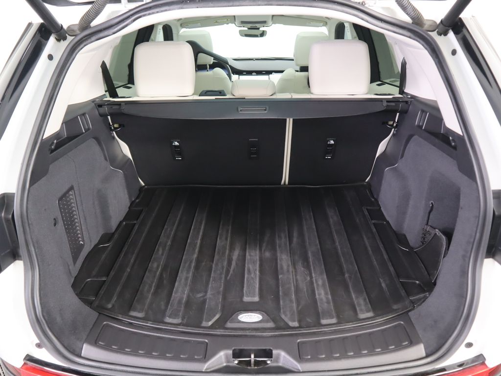 Thumbnail: 2025 Land Rover Discovery Sport - 29