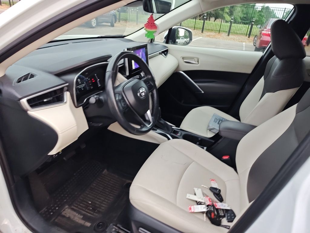View vehicle photo 7