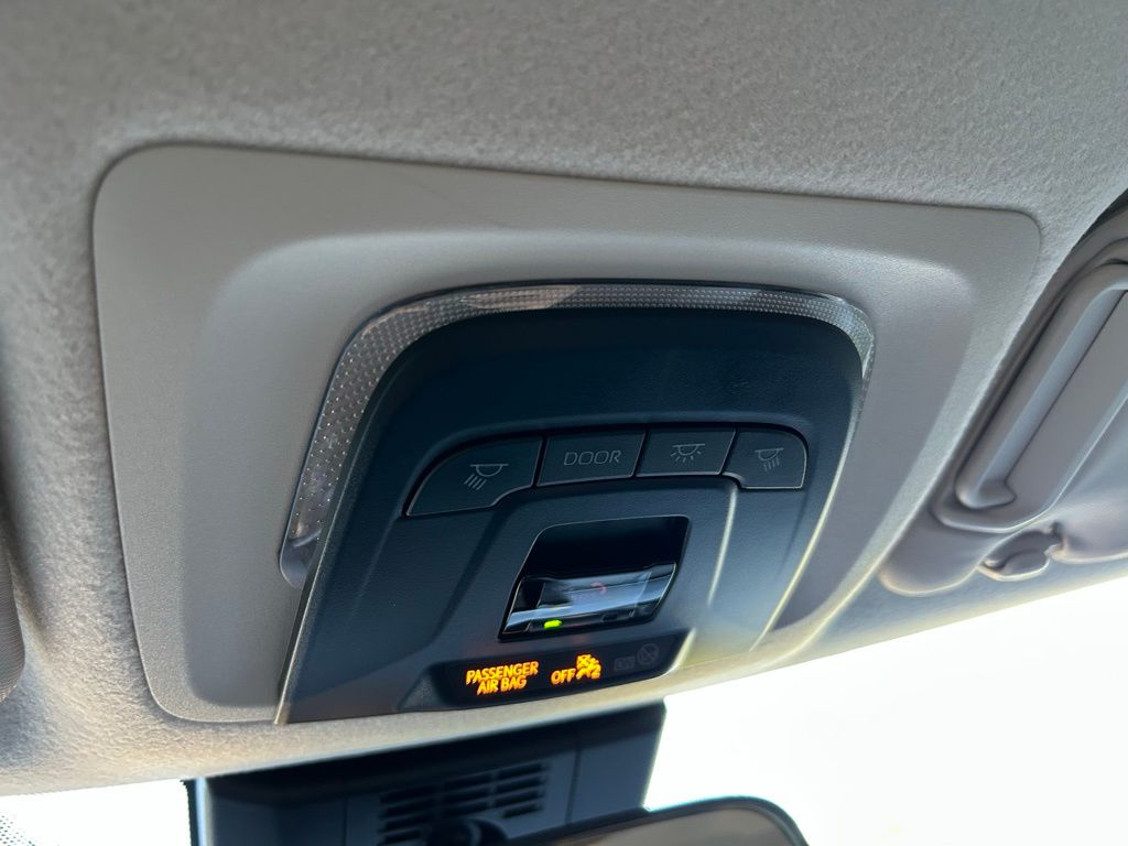 Thumbnail: 2025 Toyota Corolla - 25