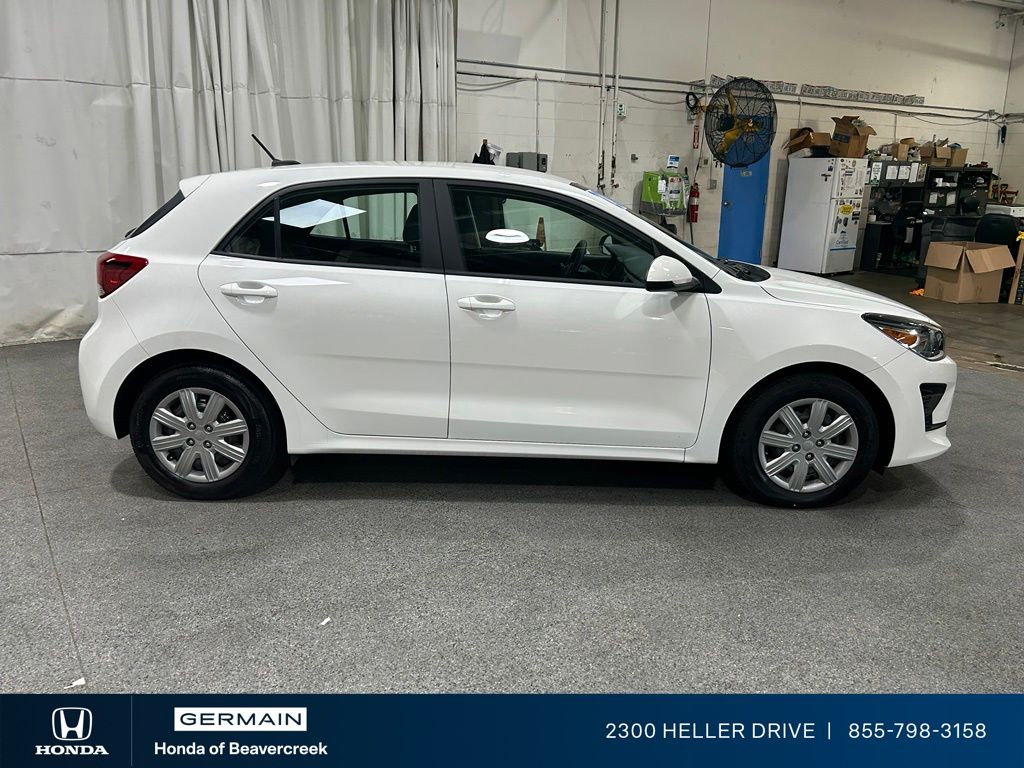Used 2023 White Kia S image 9