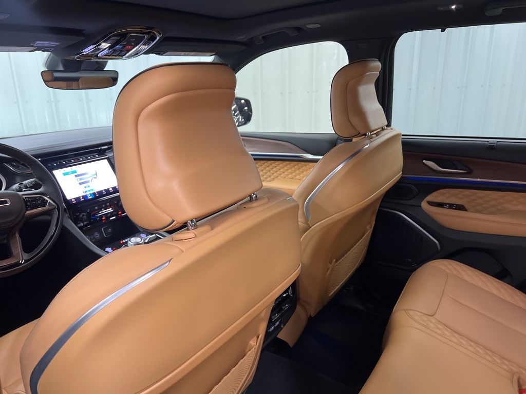 2024 Jeep Grand Cherokee Summit - 11