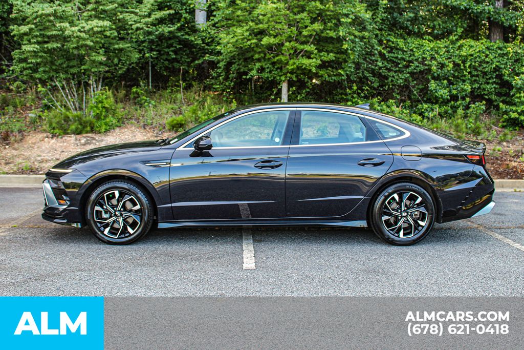 Used 2025 Blue Hyundai SEL image 7