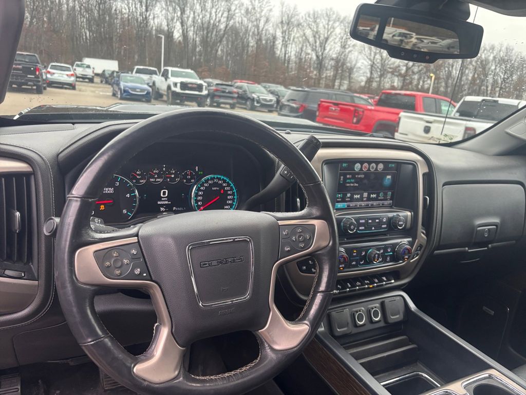 2017 GMC Sierra 2500HD Denali 9