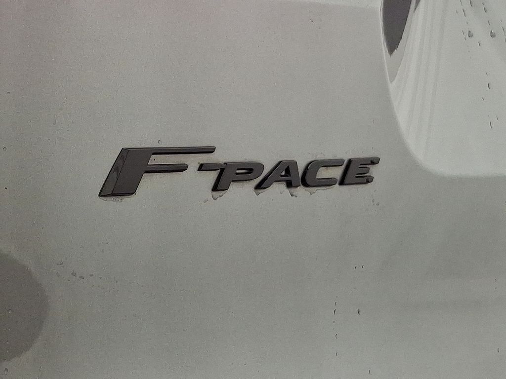 Thumbnail: 2023 Jaguar F-Pace - 32
