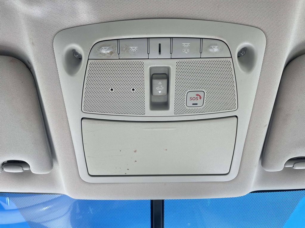 2016 Pearl White Nissan Altima 2.5 SL FWD Sedan