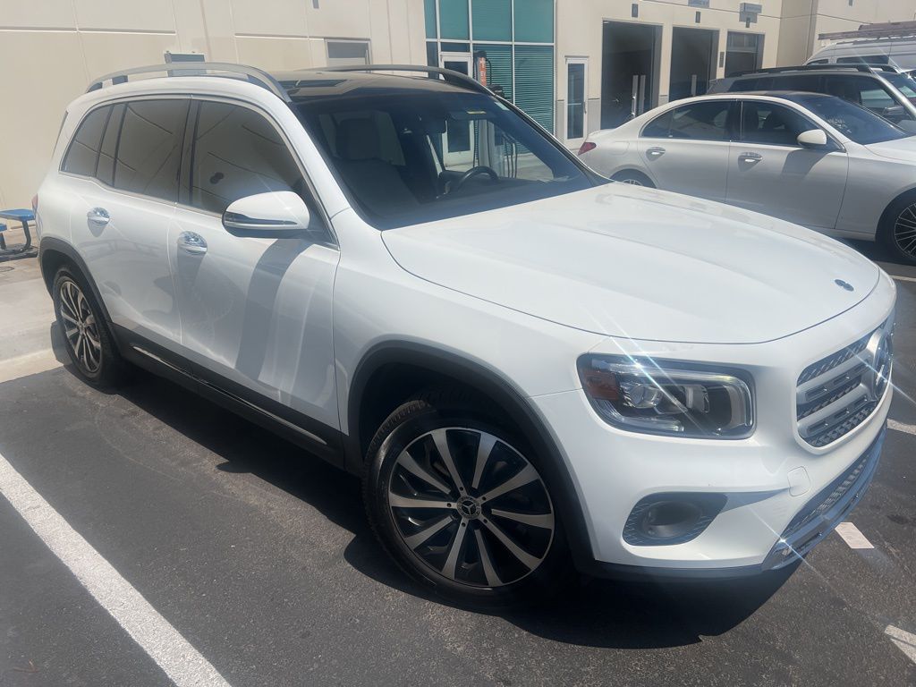Thumbnail: 2022 Mercedes-Benz GLB - 2