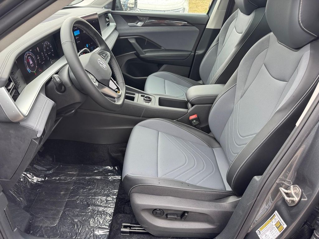 New 2026 Platinum Gray Metallic Volkswagen 2.0T SE image 8