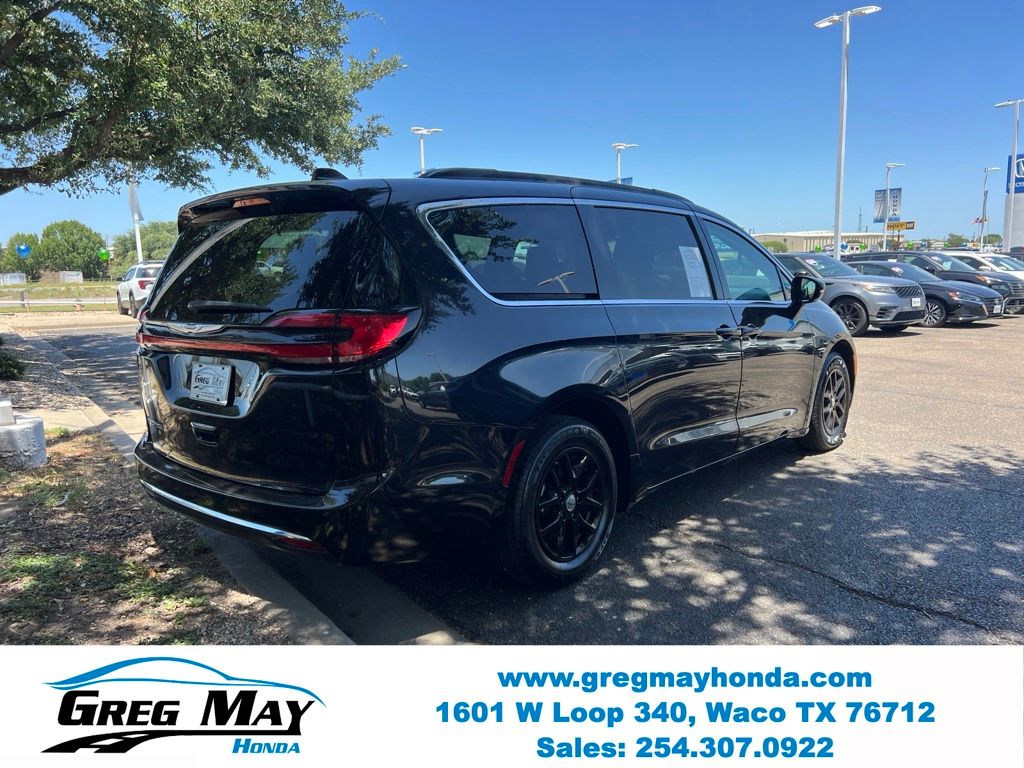 2022 Chrysler Pacifica Touring L - 7