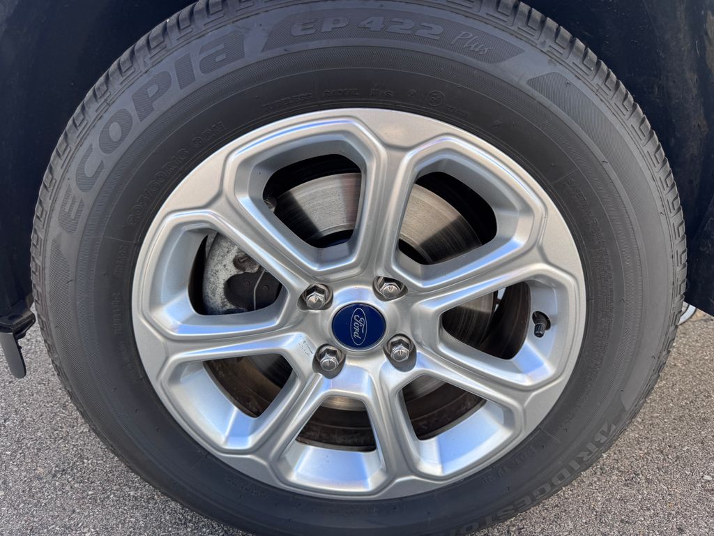Certified Used 2018 White Platinum Clearcoat Metallic Ford SE image 9